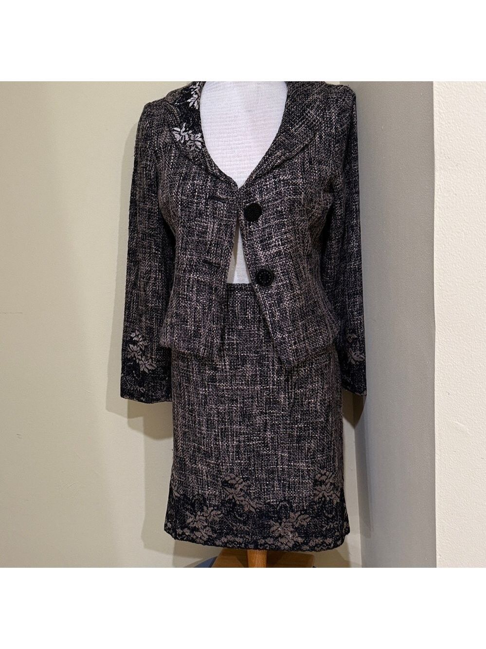 Nine & Company Petite 8P 2pc Tweed Skirt Suit Floral Lace Trim Notch Lapel - Picture 7 of 17